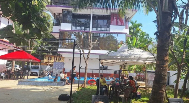 Colours fly Hotel, Rezervovat Hotel Hotely v South Goa s parkováním, Parkování