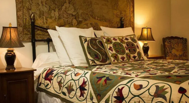 Gîte de charme Les Trois Chênes, Boek Hotel Augères Frankrijk