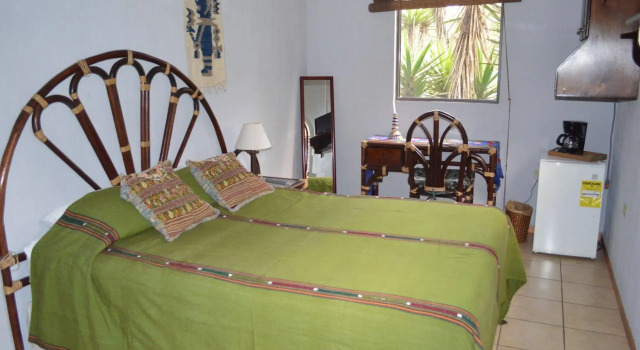 Bed & Breakfast Ajbe Turista, Забронировать Отель Зона 10 , рядом с Торговый центр Plaza Fontabella