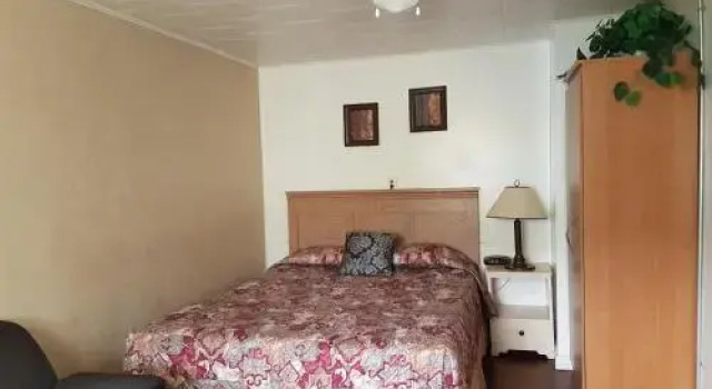 Flamingo Motel, Book Motel Cranbrook Kimberley Alpine