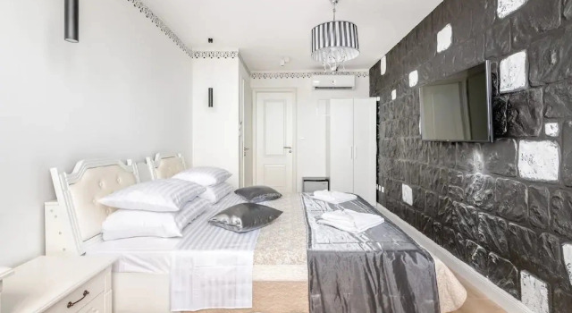 Trebotic, Prenota Hotel Splitska 