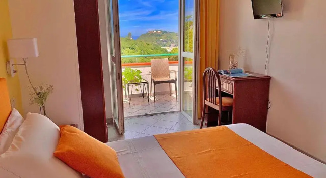 Hotel Terme La Pergola, Book Ferieresort SPA-hoteller i Ischia, SPA