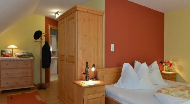 Weinbau und Gästezimmer ADAM Amandus und Carmen, Prenota Hotel Hotel e alloggi a Wildon, Hotel