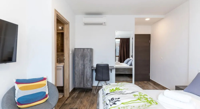 Apinelo Hostel & Apartments, Prenota Appartamento Splitska 