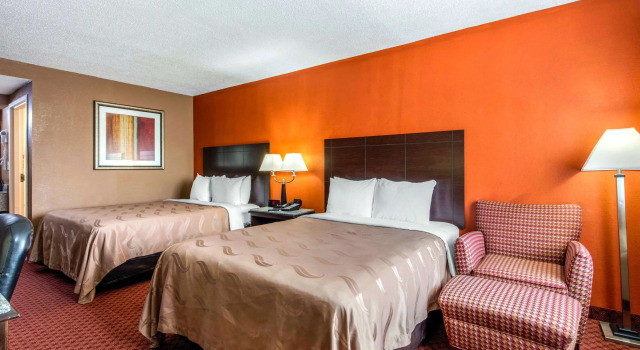 Четырёхместный номер Standard Quality Inn Kingston Springs