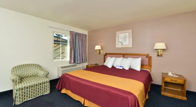Value Inn & Suites, Prenota Hotel Redding California