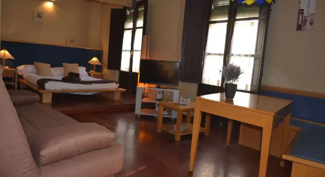 Tarragona Suites 70- CAVALLERS, Забронировать Отель Таррагона Tarragonès, рядом с Provincial Traffic Headquarters