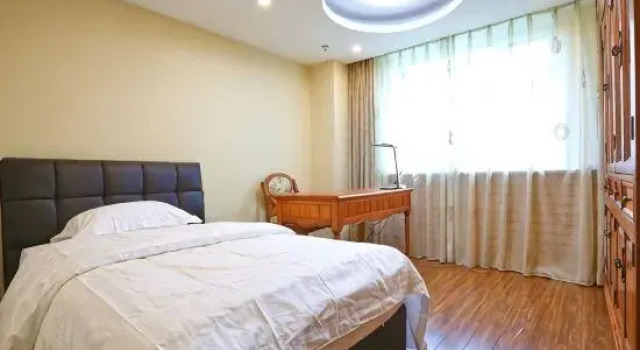 Люкс Deluxe Jinzhou Bohai Exchange and Training Center