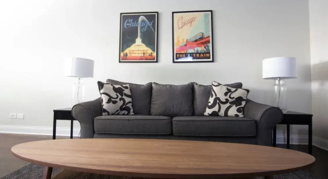 2 Level Home near Wrigley, Забронировать Отель Отели Иллинойс 3 звезды, 3*