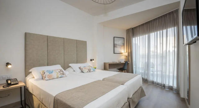 Одноместный номер Standard с балконом Hotel Las Arenas