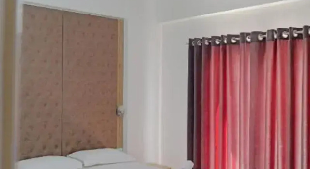 Трёхместный номер Standard с балконом Hotel Esmerald Ksamil