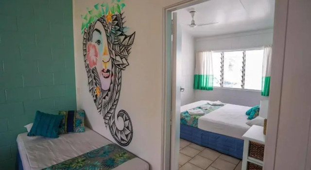 Номер Standard с видом на бассейн The Black Pearl Beachside Apartments