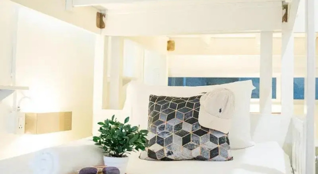 Кровать в общем номере HQ hostel Silom