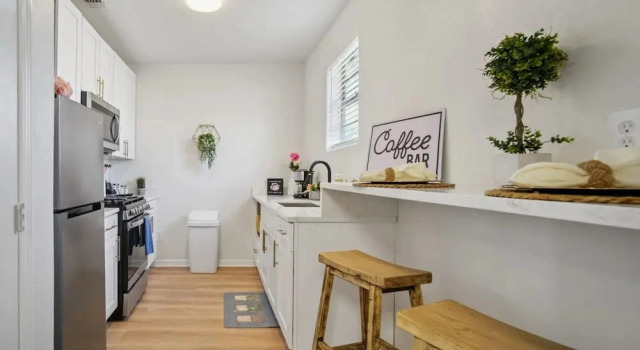 Коттедж Stroll to the Dome Sleek 1BR Near Downtown