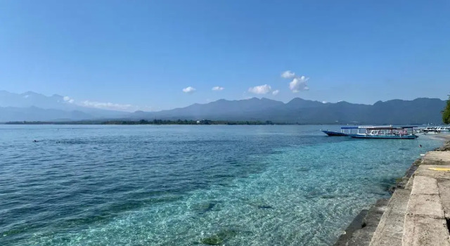 Двухместный номер Standard с балконом Nelly Homestay Bungalows Gili Air