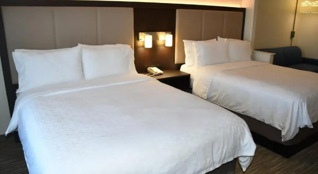 Двухместный номер Deluxe Holiday Inn Express Hotel & Suites Evanston by IHG