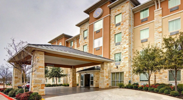 Люкс Economy Comfort Suites Arlington - Entertainment District