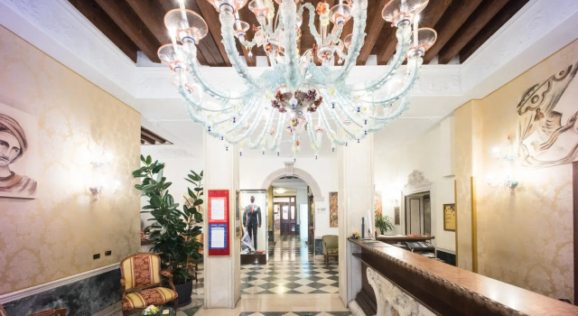 Отель NH Venezia Santa Lucia
