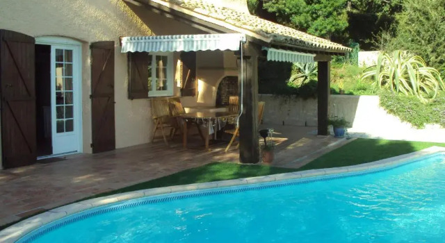 Villa de 3 chambres avec vue sur la mer piscine privee et jardin clos a Cavalaire sur Mer a 1 km de la plage