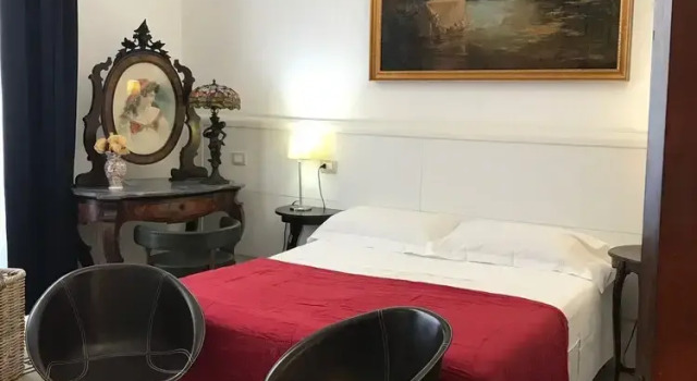Трёхместный номер Standard с балконом B&B Nike - Rooms Only