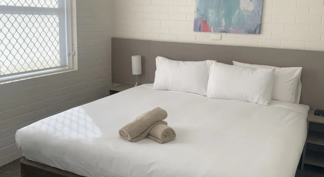 Апартаменты с 3 комнатами с балконом Adina Place Motel Apartments