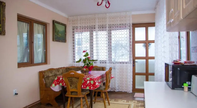 Casa Stefania 1, Rezerwuj Apartament Hotele w Carpathians - Romania z parkingiem, Parking