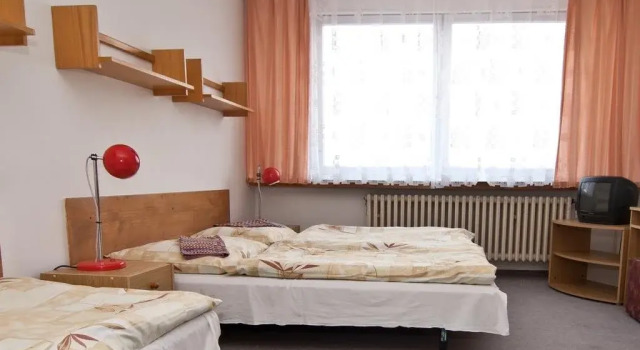Domov mládeže a školní jídelna Karlovy Vary