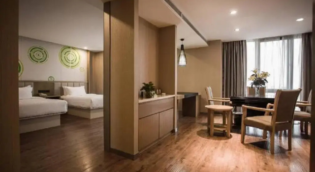 Четырёхместный люкс Deluxe GreenTree Inn Taizhou Dongfeng Road