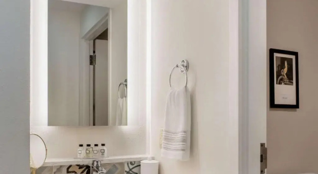 Четырёхместный номер Superior St Charles Coach House, an Ascend Collection Hotel
