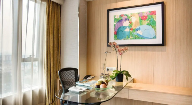 Двухместный номер Lounge Access Bath Shower Combination Premium Holiday Inn Shanghai Hongqiao West by IHG