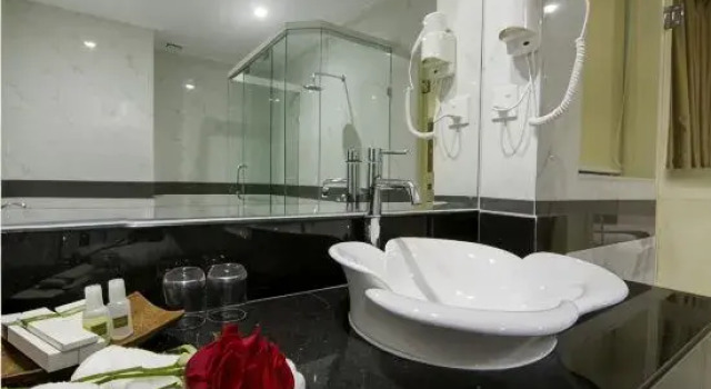 Номер Deluxe Rose Emerald Hotel
