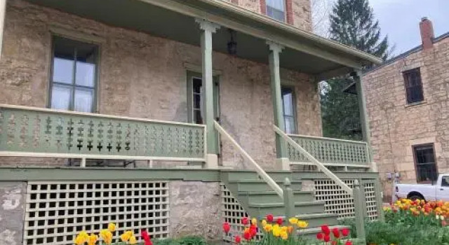Abe's Spring Street Guest House
