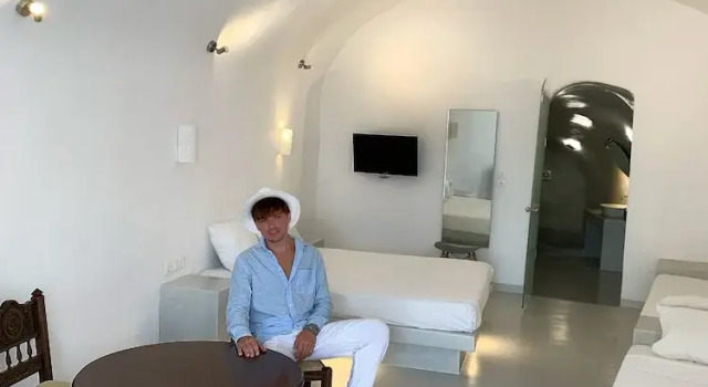 Fira Epic Residens, Забронировать Отель Тира Santorini Caldera, рядом с Музей досторического города Тира