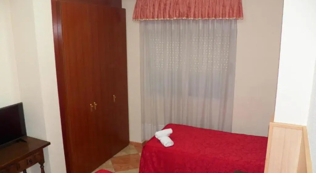 Трёхместный номер Standard Hostal San Roque