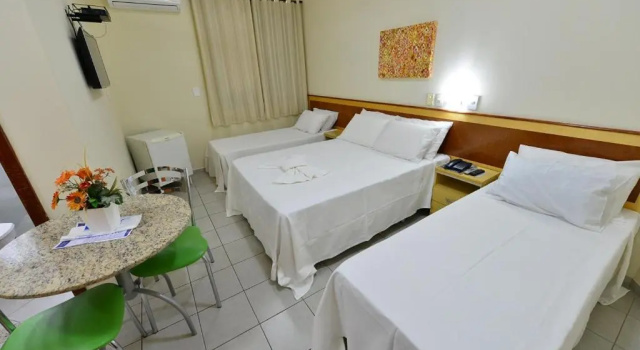 Четырёхместный номер Standard Vinds Plaza Hotel