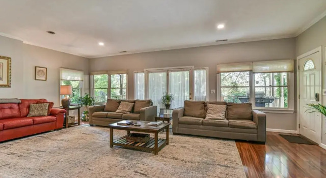 South Asheville home with hot tub just 11 miles to downtown
