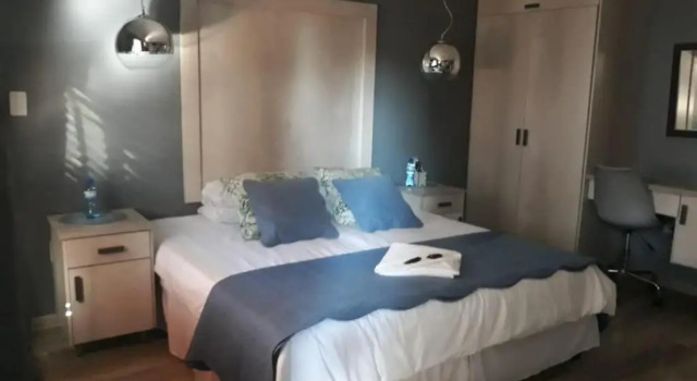 Terrace Lofts, Book Hotel Hoteller i Standerton med parkering, Parkering