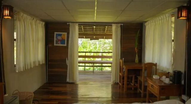 TongLuang Inthanon Homestay โต้งหลวงอินทนนท์โฮมสเตย์, Rezerwuj Hotel Hotele w Ban Luang z parkingiem, Parking