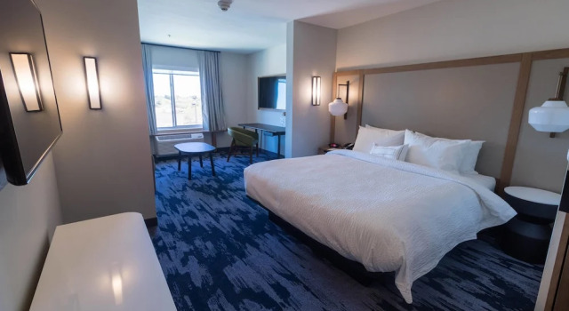 Двухместный люкс с видом на город Fairfield Inn & Suites by Marriott Brownsville North