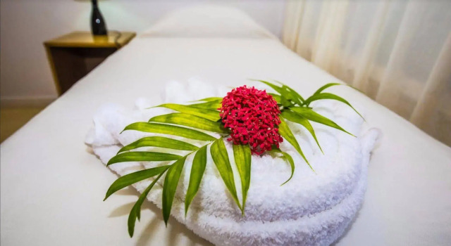 Eden's Edge Hotel