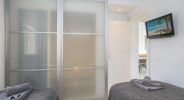 2 bedroom apartment next to porto