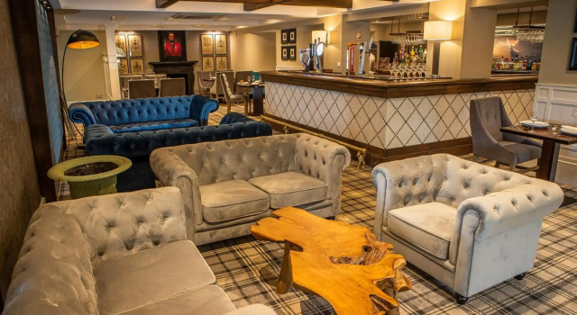 Crowwood Hotel and Alba Restaurant, Prenota Hotel Chryston Lanarkshire
