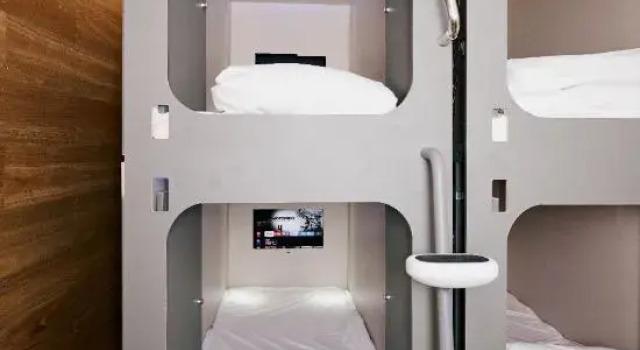 Капсула Urban Nomad Potts Point - 18 to 39 only