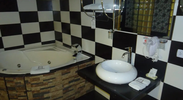 Полулюкс с балконом Hotel San Francisco Plaza