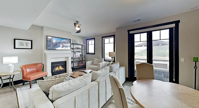 New Listing! Chic Townhome W/ Hot Tub, Near Skiing 3 Bedroom Townhouse, Varaa Lomakoti Park City 