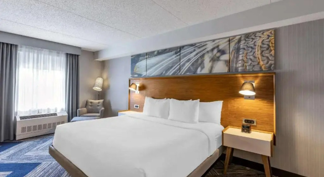 Четырёхместный номер Standard с видом на улицу Comfort Inn Sarnia