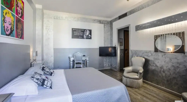 Полулюкс Admiral Hotel