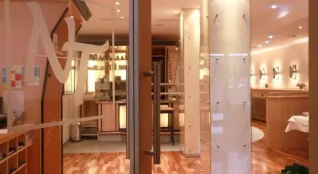 Hotel Friederichs, Забронировать Отель Отели Дуйсбурга с завтраком, рядом с Рождественский рынок Дуйсбурга, Завтраки