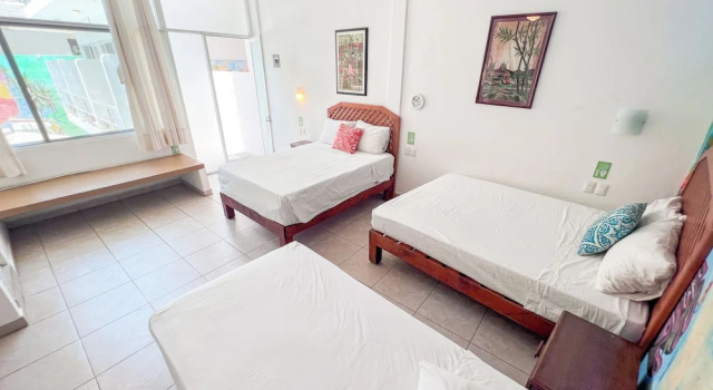 Семейный номер Standard с красивым видом из окна ITH Sayulita Amazing Surf Hostel