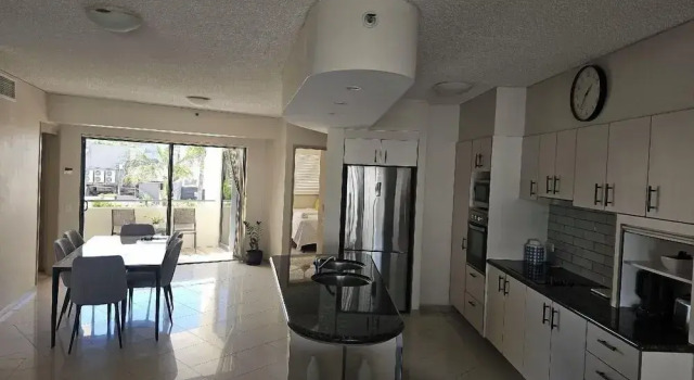 Апартаменты с 2 комнатами с балконом и с частичным видом The Waterford Prestige Apartments